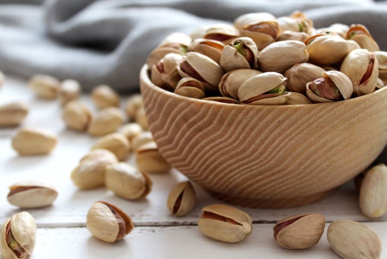 The Sleep-Boosting Powers of Pistachios Before Bed