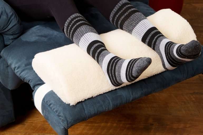 Foot Pillows for Bed: Enhancing Comfort and Circulation During Sleep